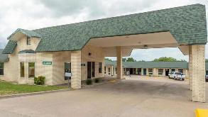 1401 N Harborth Ave Parking