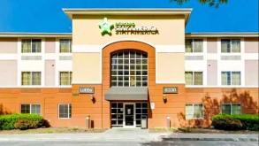 6330 Peachtree Dunwoody Rd Parking