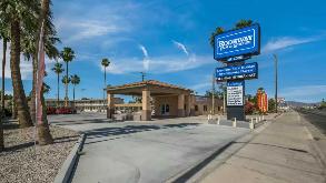 Rodeway Inn & Suites _ 1127 E Hobsonway Parking