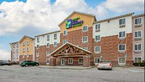 20829 Emerald Parking