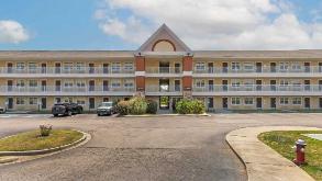 5430 Forest Dr Parking