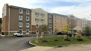 3787 Summit Glen Drive Parking