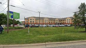 1201 E. Touhy Ave. Parking