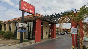 1030 Wible Rd (Econo Lodge) Parking