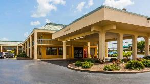 1401 Eastern Blvd Parking