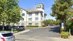 1019 Oliver Rd Parking