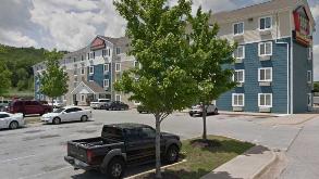 2638 West Old Farmington Road Parking