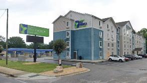 6820 Cliffdale Road Parking