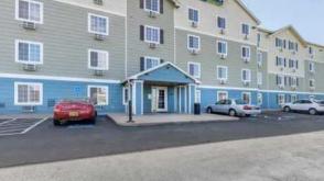 3800 N. I-44 Service Road Parking