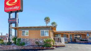 1230 E Main St (Econo Lodge) Parking