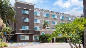 2485 Hotel Circle Pl Parking
