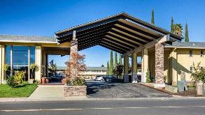 3361 Coach Lane (Quality Inn) Parking