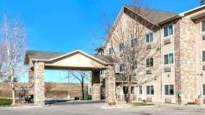 601 SW Frontage Rd(Comfort Inn) Parking