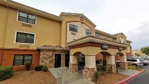 24940 Pico Canyon Rd Parking
