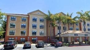 31950 Dyer St Parking