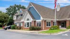 2657 Carolina Beach Rd Parking