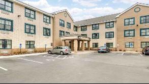10020 Hudson Rd Parking