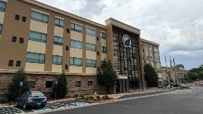 Element Denver Park Meadows. - 9985 Park Meadows Dr Parking