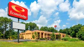 4600 Glenwood Rd Parking