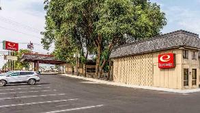 888 North Holmes Ave Parking