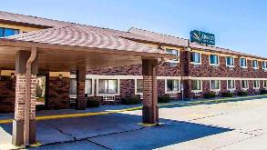 305 Marketview Dr Parking