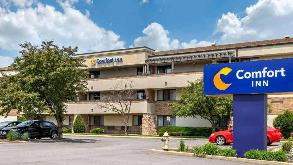 Photo of 2120 South Arlington Heights Road Parking spot, located 2.9 mi away from IL