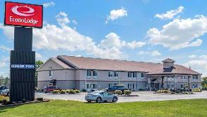 Photo of Econo Lodge - 68 E Rampart St Garage spot, located 1.9 mi away from IN