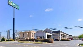 Quality Inn - 1407 Martin Luther King Junior Dr Garage