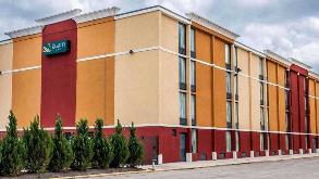 555 South Third Street Parking