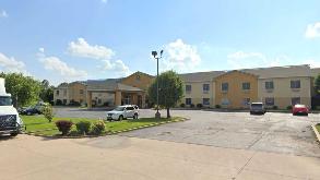3207 County Road 211 Parking