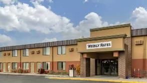 Econo Lodge - 5425 Midland Rd Garage