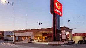 1400 E Mabry Drive (Econo Lodge) Parking