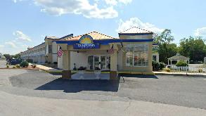 1255 Harrisburg Pike Parking