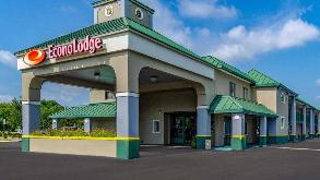 401 North Goose Creek Boulevard Parking