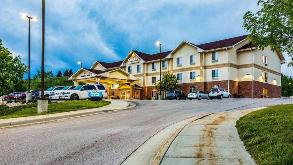 915 Fairmont Blvd Parking