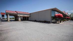 1790 East Andrew Johnson Highway Parking