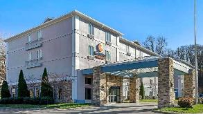 Comfort Inn_2521 Elm Hill Pike Parking