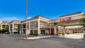 Clarion Inn Cleveland Parking