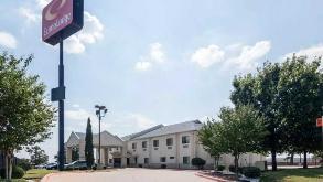 2207 Old Dennis Rd Parking