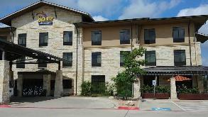 2720 US 290 Parking