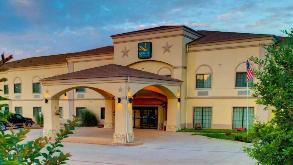 1614 NE Big Bend Trail Parking