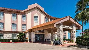18658 S Interstate 35 Frontage Road Parking