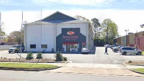 5819 Northampton Blvd Parking