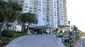 4101 Pine Tree Dr Parking