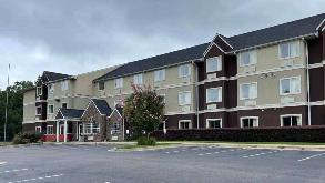 2176 Gordon Highway Parking