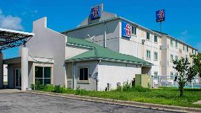 365 Tanger Blvd Parking