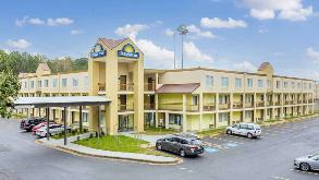 1599 Adamson Pkwy Parking