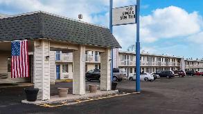 2670 Dodge St Parking