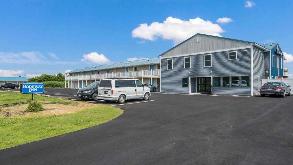 700 Norris Harbor Drive Parking