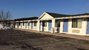 2063 Pipestone Rd Parking